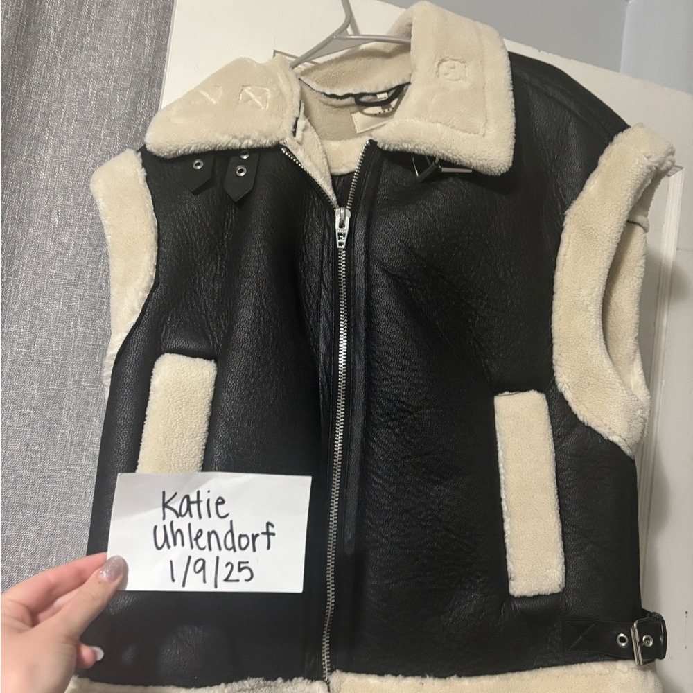 Leather fest with fur lining